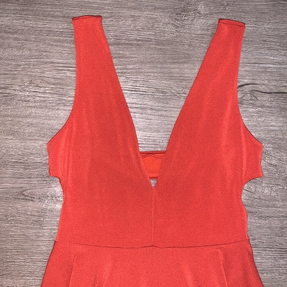Burnt orange dress with cutouts - Picture 3 of 3